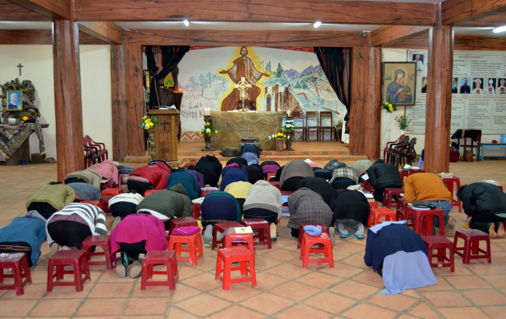 Lay Catholics in Vietnam strengthen faith via eucharistic adoration